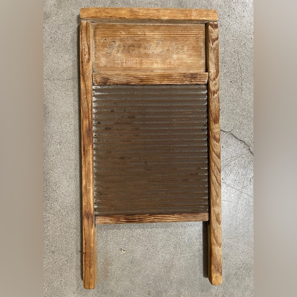 RARE Early 1900’s Rustic “Snowbird” Wooden Washboard - Picture 1 of 10